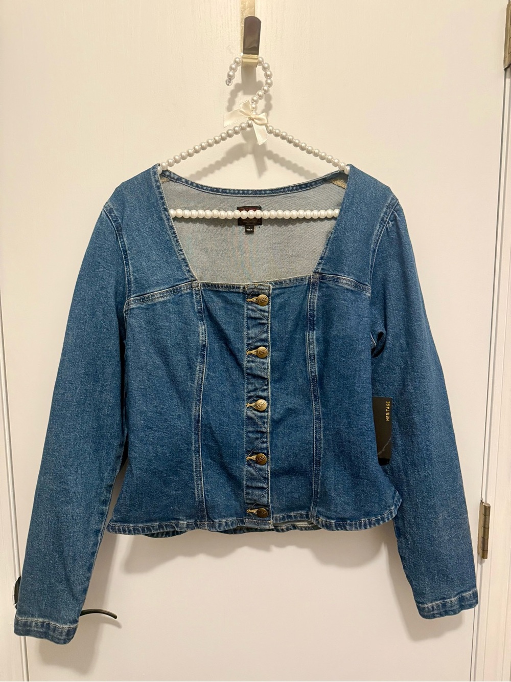 NWT Lee Heritage Women’s Square Neck Blue Denim Button-Down Top. Size Large.